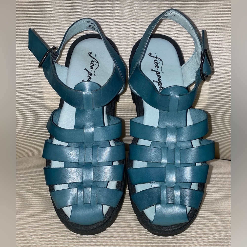 Free People women’s Delaney Oasis Blue Fisherman Platform Sandal
